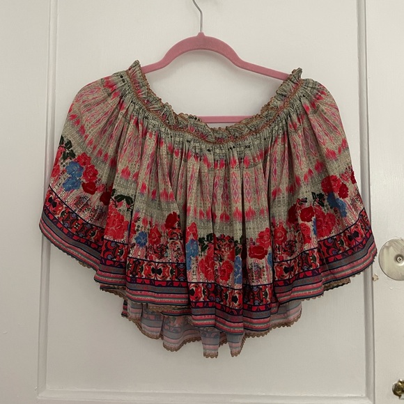 Anthropologie off shoulder printed top. Size small - Picture 2 of 4